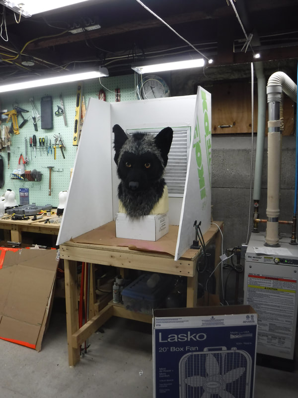 Spraybooth made of rigid insulation for airbrushing a fursuit head