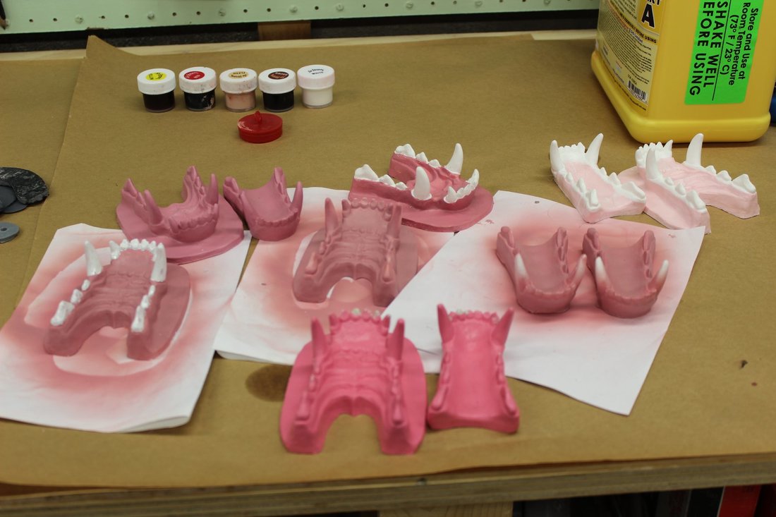 Airbrushed canine resin jawsets